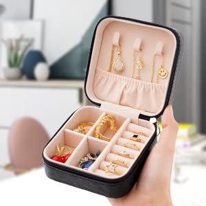 Neveika Portable Travel Mini Jewelry Box Leather Jewellery Ring Organizer Case Storage Gift Box Girls Women (black).