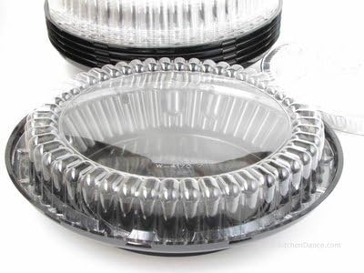 KitchenDance D & W Fine Disposable Pie Carrier with Clear Low Dome Lid - 9 Inches Reusable Pie Carrier for pies and Cupcakes - Perfect for Storing, Preparing Food - WJ40, 80 Count