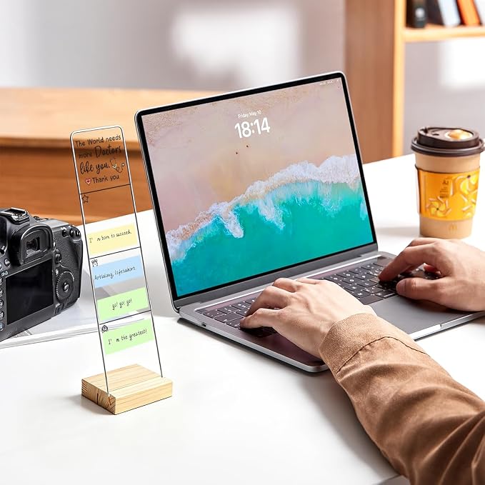 Sticky Note Holder, Monitor Memo Board, Acrylic Post It Note Holder with Wooden Base, Includes 100 Notes, Thank You Doctor Desk Organizer, Doctor Quote “The World Needs More Doctors Like You”