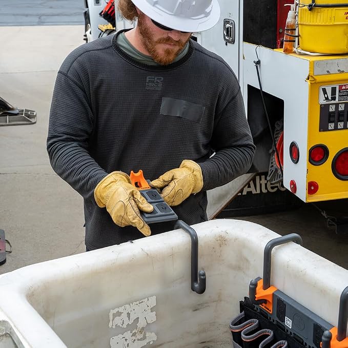 KLEIN TOOLS BC312 Lineman S-Hook, Made in USA, for Utility Buckets with 3-Inch Lip, Connects to All Bucket Work Center S-Hook Modules
