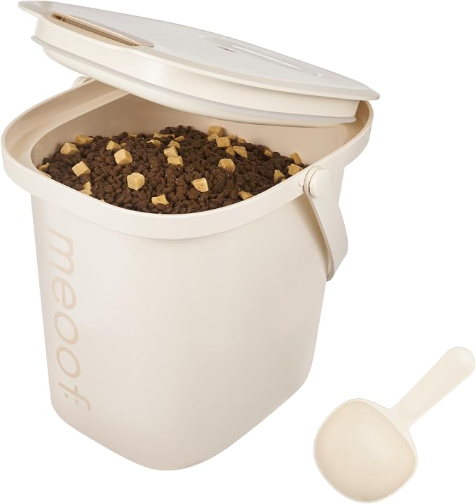 Vacuum Pet Food Storage Airtight Dry Pet Food Bucket 13L/15 lb Dog Food Storage Container for Dogs Cats Small Animals Rechargeable Sealed Storage Bin with Scoop Keep Pet Food Fresher