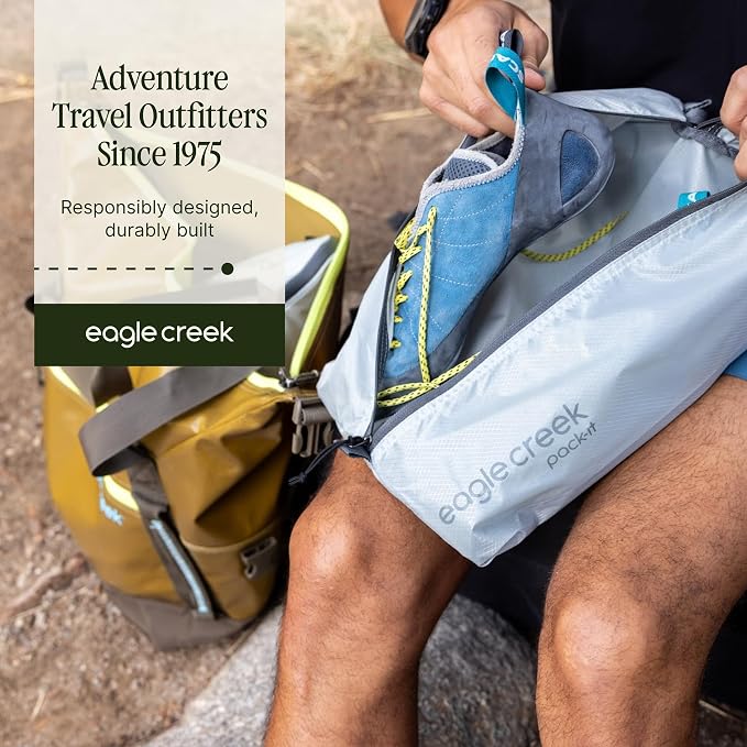 Eagle Creek Pack-It Isolate Shoe Sack - Breathable Shoe Sack for Travel - Lightweight & Portable - Washable - Water-Resistant - Easy-Grab Zipper - Top Handle - Black