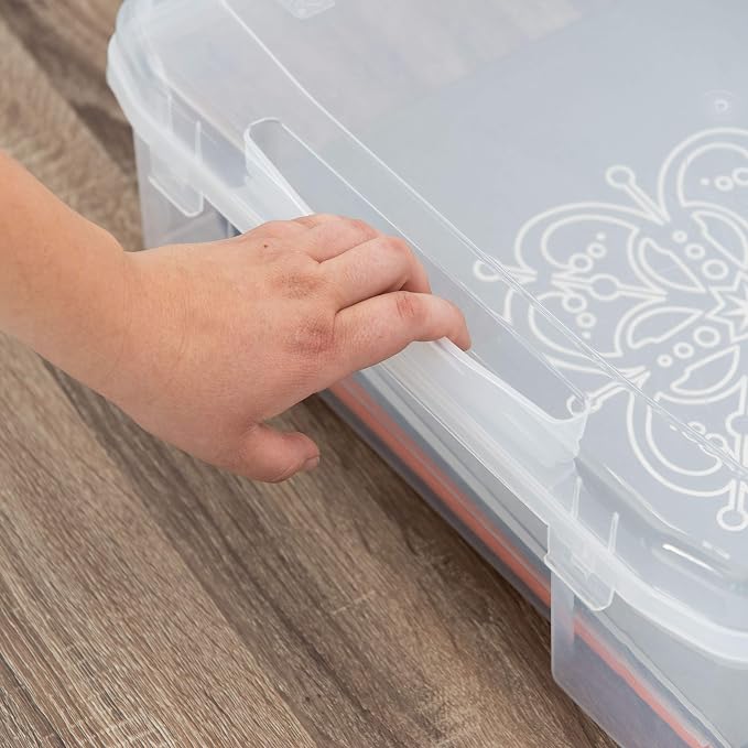 IRIS USA Fits 12" x 12" Paper, Thick Portable Plastic Scrapbook Project Case with Built-in Handle for Art and Craft Supplies, Yarn, File, Paper, Office Documents, Toys, Rounded Corner, Clear
