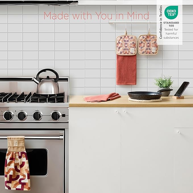 Stitch & Stone Foodie Set - Perfect for Managing Hot Plates for Dining, Cotton Kitchen Towel, Pot Holder & Towel Combo, Magnetic Trivet, Looped Hanging Towel, Mobile Phone Stand - Red