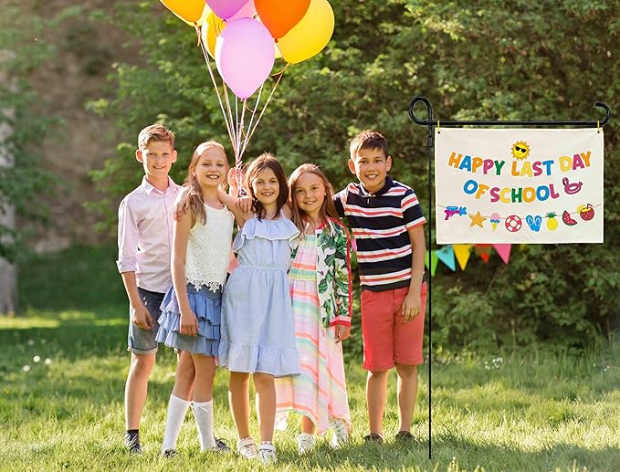Happy Last Day of School Banner, Beige Cotton Canvas Classroom Wall Hanging Sign, End of Year Graduation Decor for Preschool Kindergarten Elementary Photo Backdrop, Teacher Gift 28.5x20 Inch