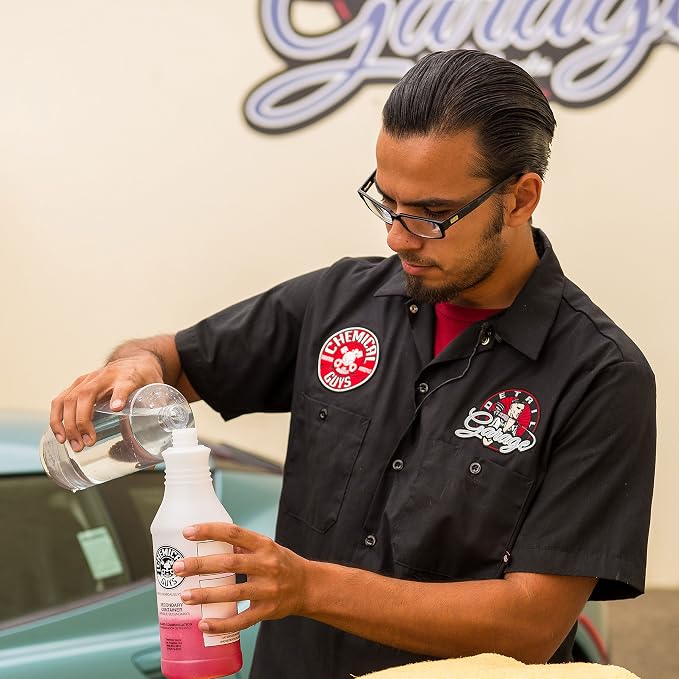 Chemical Guys Professional Spray Bottle, Chemical Resistant, 32 Oz | Heavy-duty bottle and adjustable sprayer shift from fine mist to jet stream, built for strong detailing chemicals